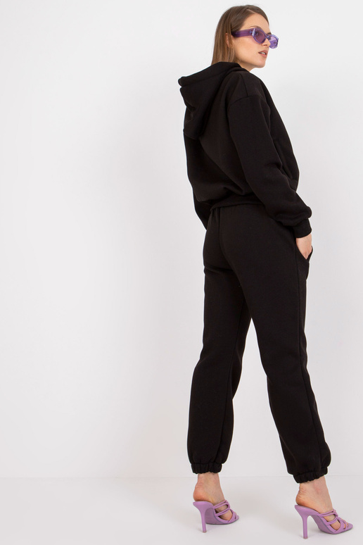 Melns pamata sporta kreklu komplekts...