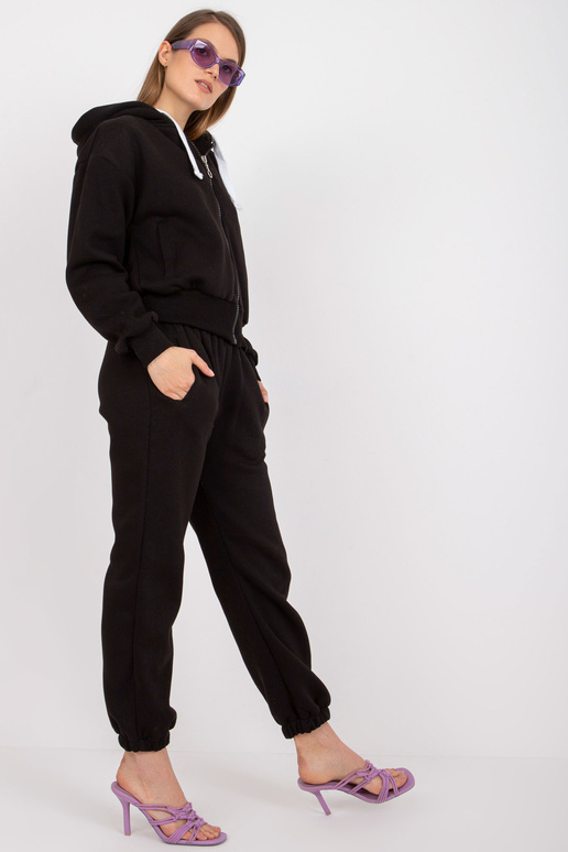 Melns pamata sporta kreklu komplekts...