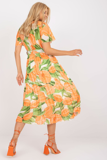 Oranži zaļa, kroku viena...