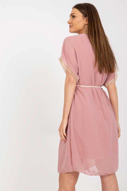 Netīri rozā gaiša viena izmēra kleita...