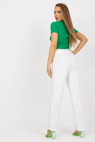 Baltas taisnas auduma... 2