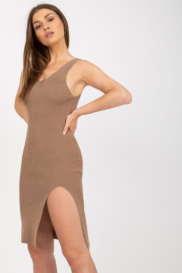 Tumši bēša kleita, kas... 2