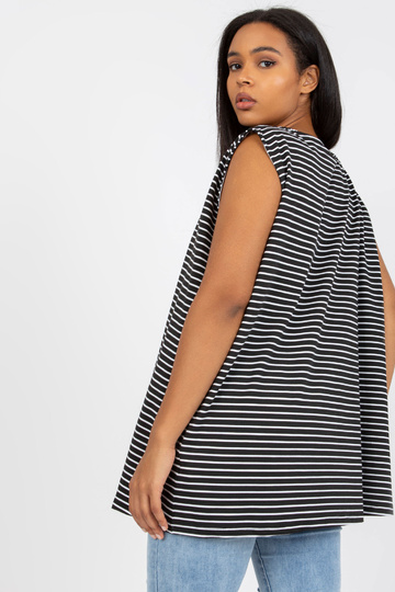 Melnbalts plus izmēra tops...