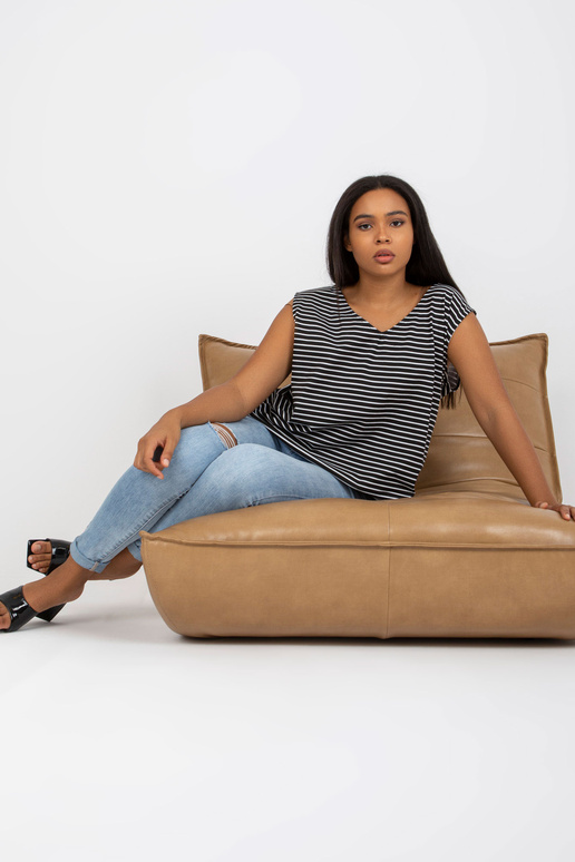 Melnbalts plus izmēra tops ar V veida...