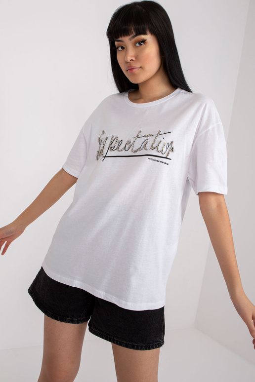 Balts T-krekls ar aplikāciju un apaļu...