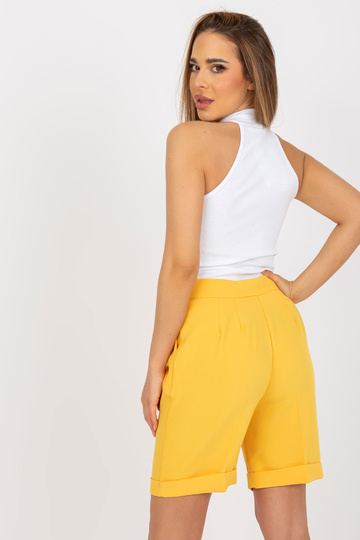 Balts rievotais pamata tops...