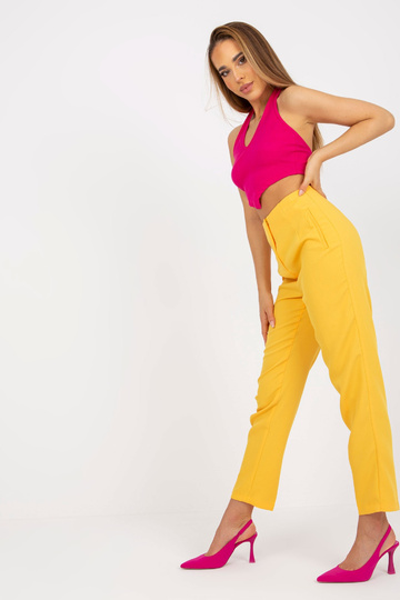 Tumši dzeltenas sieviešu...