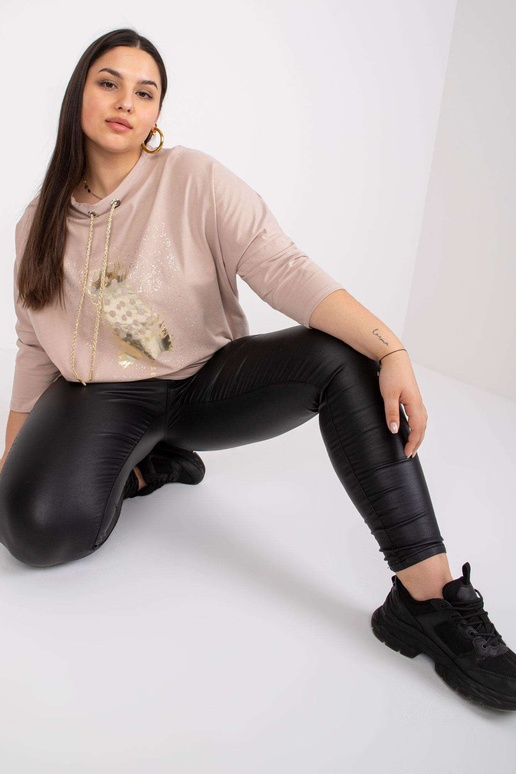 Gaiši bēša brīva liela izmēra blūze...