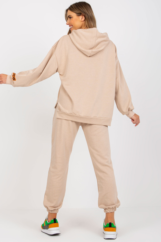 Bēšs divdaļīgs treniņtērpa komplekts...