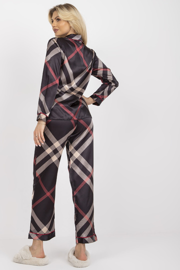 Melna mākslīgā satīna...