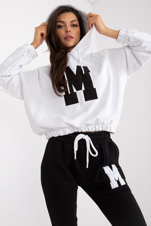 Balts un melns sporta kreklu...