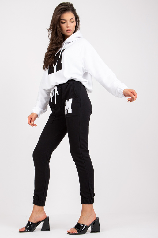 Balts un melns sporta kreklu...