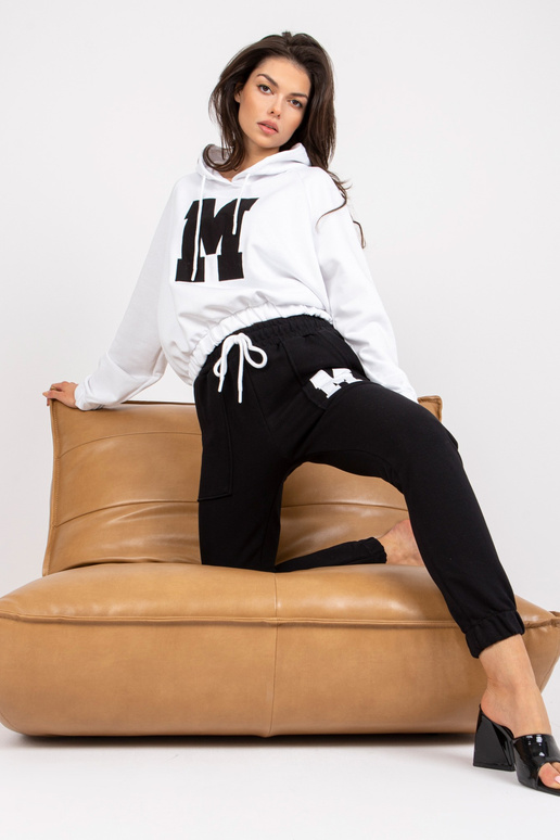 Balts un melns sporta kreklu...