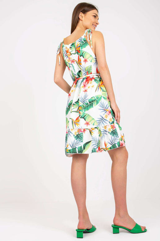 Balta kleita ar volāniem un vasarīgu...