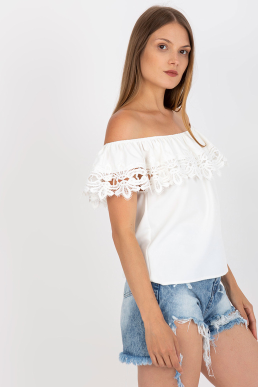 Balta sieviešu spāņu blūze ar volānu