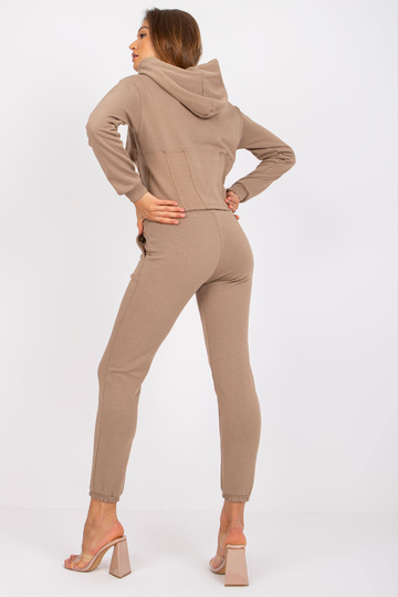 Bēšs treniņtērpa komplekts...