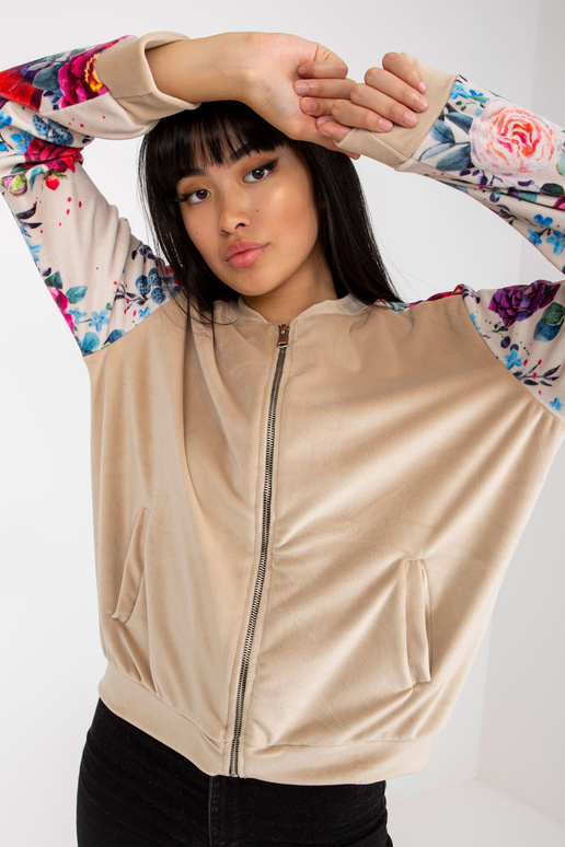 Bēša velūra bomber džemperis ar... Bēša velūra bomber džemperis ar...