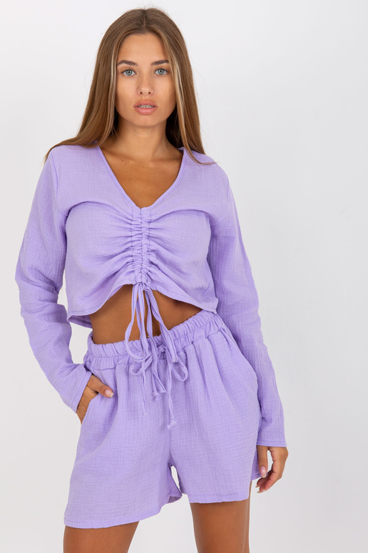 Gaiši violeta ikdienas īsa blūze no... Gaiši violeta ikdienas īsa blūze no...