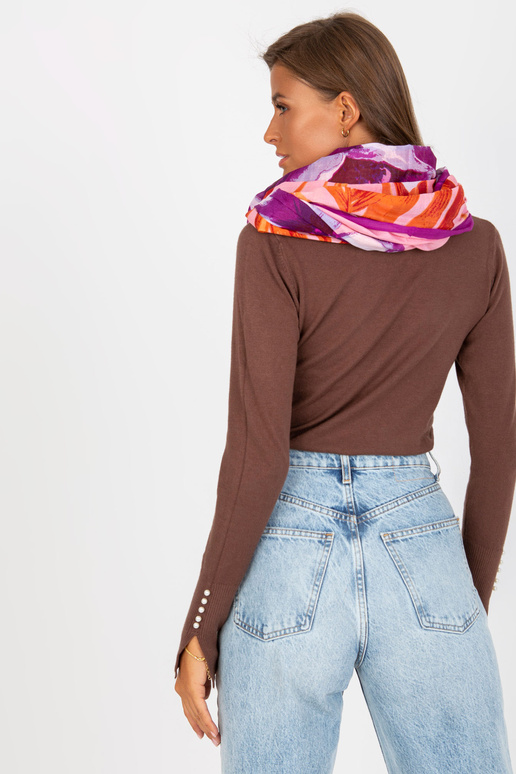 Violeta ietīšana ar ziedu motīvu