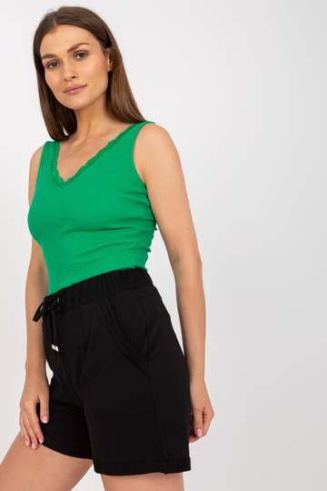 Zaļš pieguļošs pamata tops...