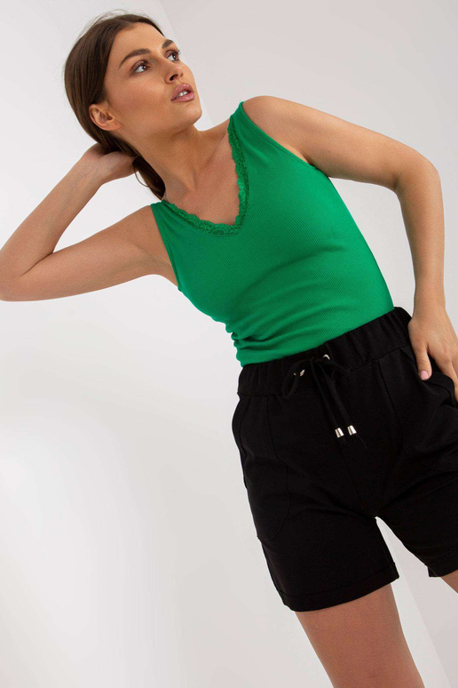 Zaļš pieguļošs pamata tops ar svītrām...