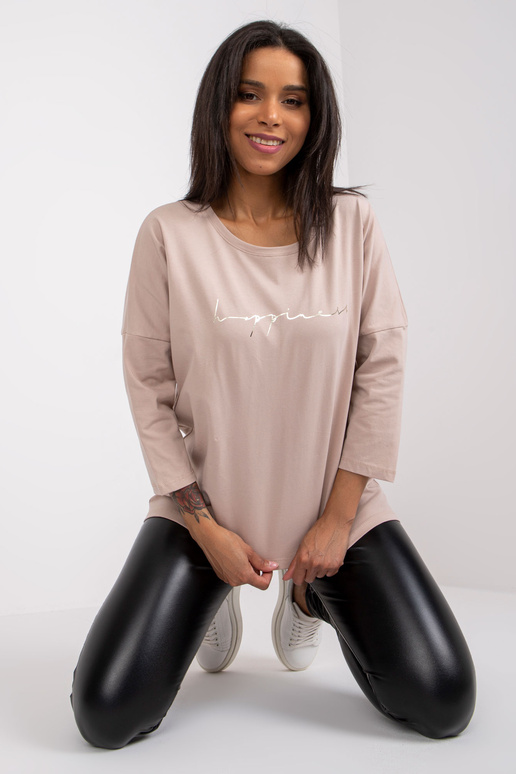 Gaiši bēša blūze ar uzrakstu Samanta