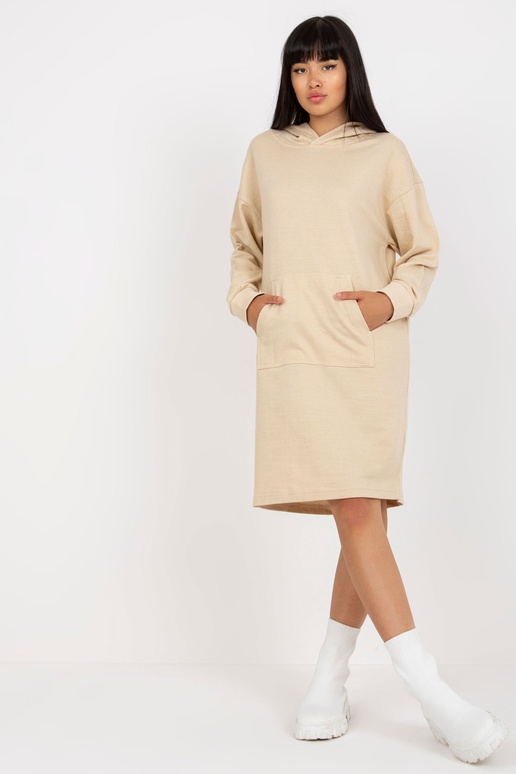 Gaiši bēša taisna līdz ceļiem gara...