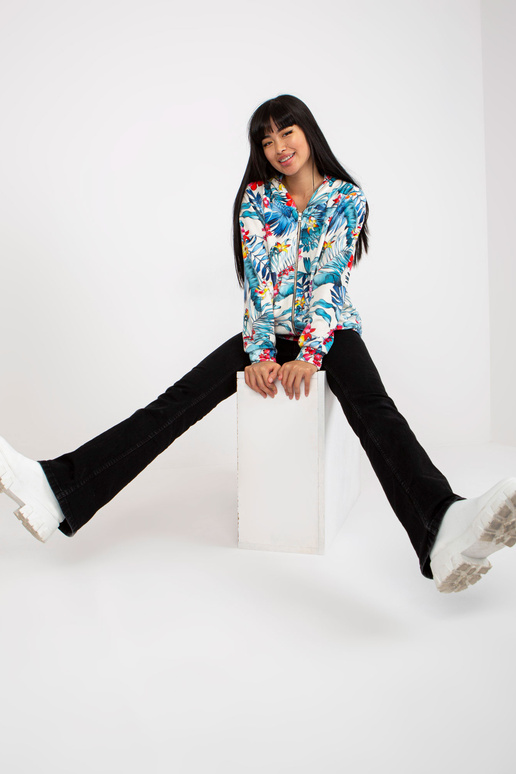 Balts un zils velūra sporta krekls ar... Balts un zils velūra sporta krekls ar...