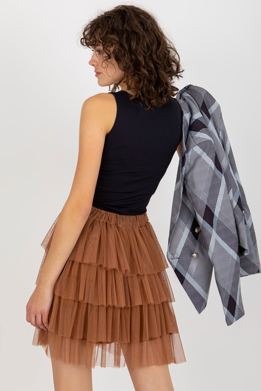 Gaiši brūni tilla svārki ar volāniem...