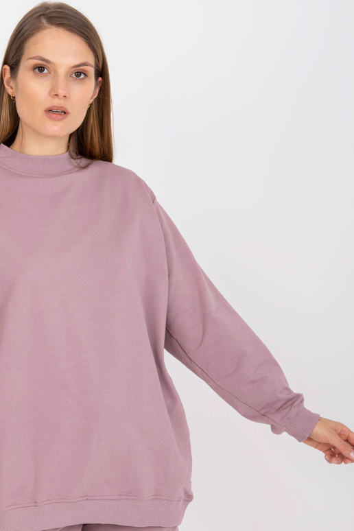 Netīri rozā sporta krekls pamata...