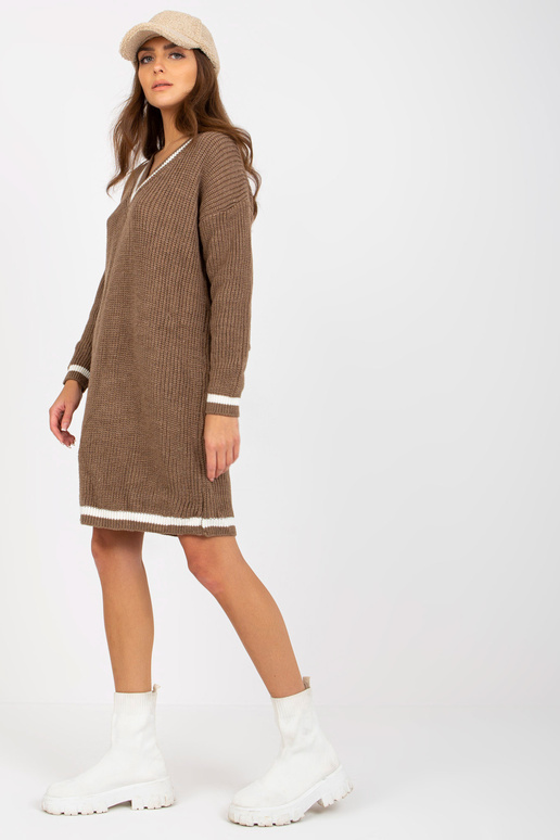 Brūna, brīva V kakla trikotāžas...