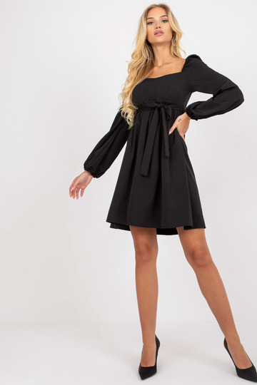 Melna mini kokteiļkleita ar...