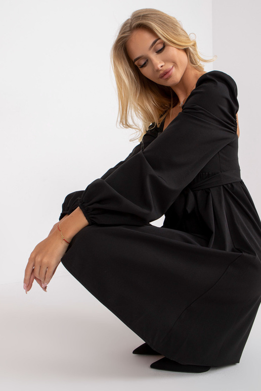 Melna mini kokteiļkleita ar siksniņu