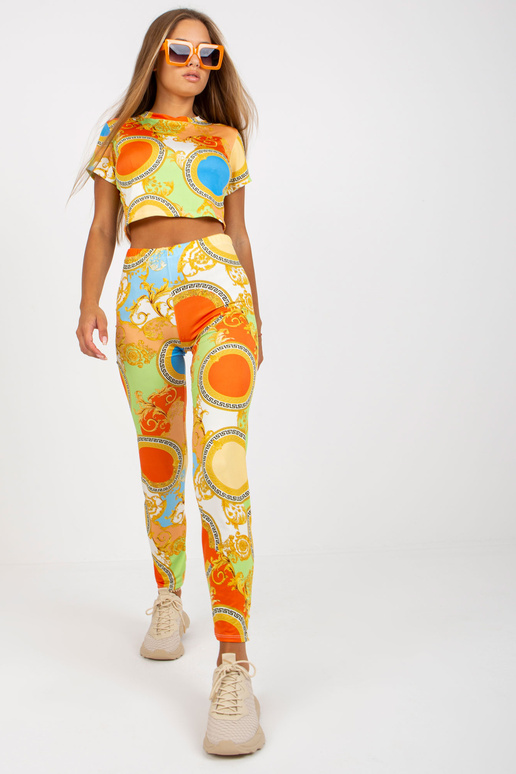 Ikdienas komplekts ar oranžu rakstu Ikdienas komplekts ar oranžu rakstu