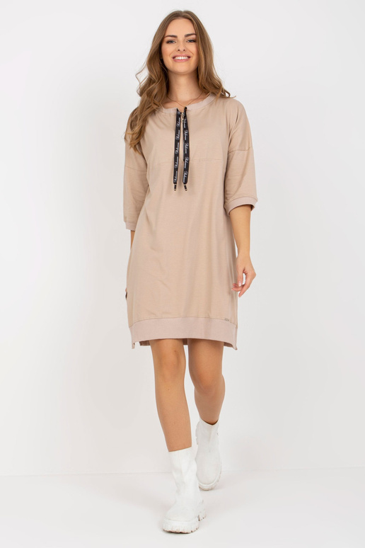 Gaiši bēša kokvilnas ikdienas kleita...