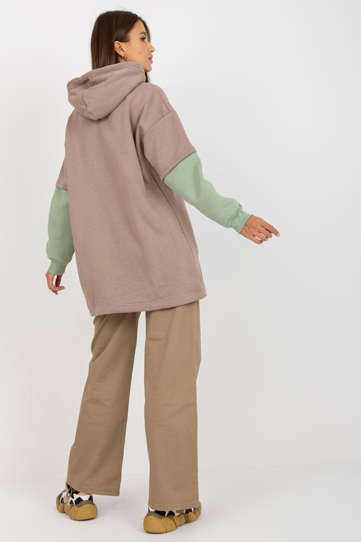 Tumši bēšs pamata sporta krekls ar... Tumši bēšs pamata sporta krekls ar...