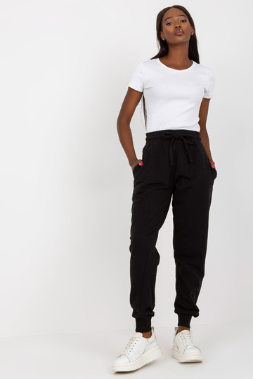 Melnas pamata treniņbikses...