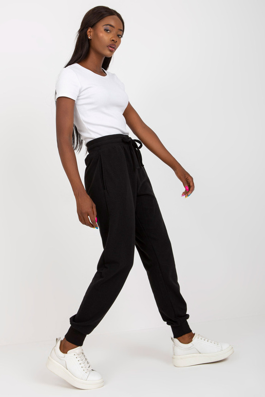 Melnas pamata treniņbikses ar saitēm