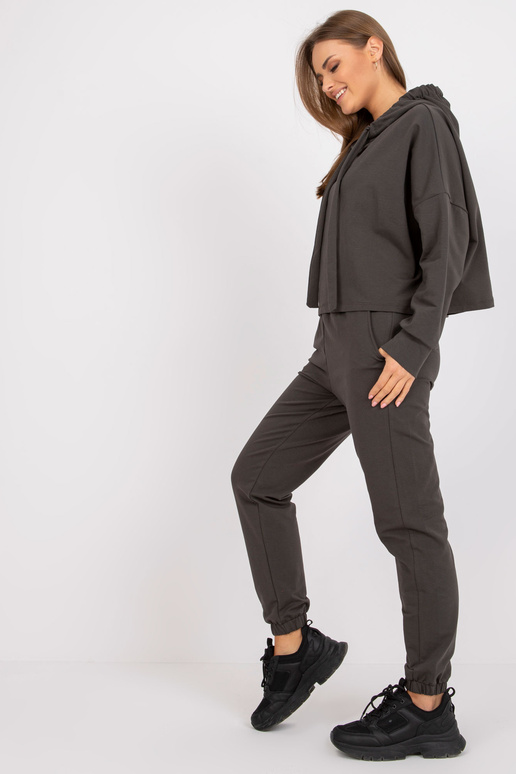 Haki krāsas pamata sporta tērpa...