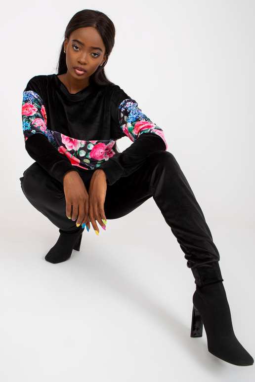 Melns divdaļīgs velūra komplekts ar...