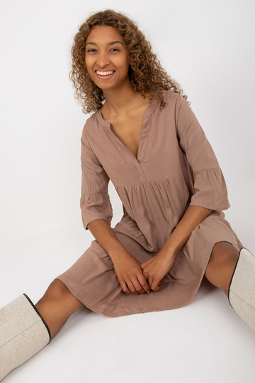 Tumši bēša kleita ar...