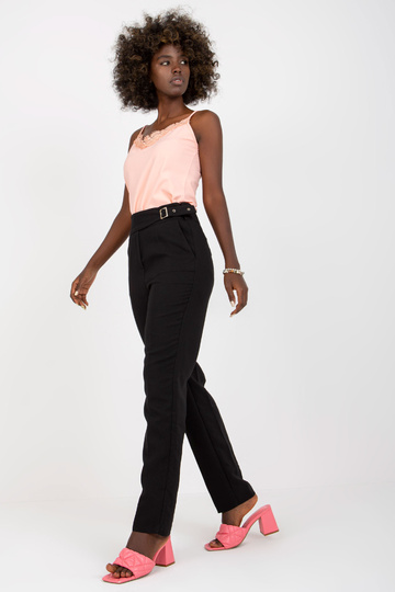 Melnas auduma uzvalka... 2