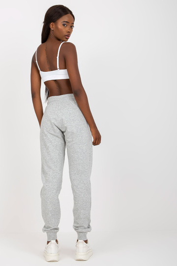 Pelēkas melanžas pamata...