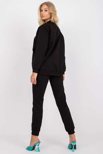 Pamata melns džemperis bez...