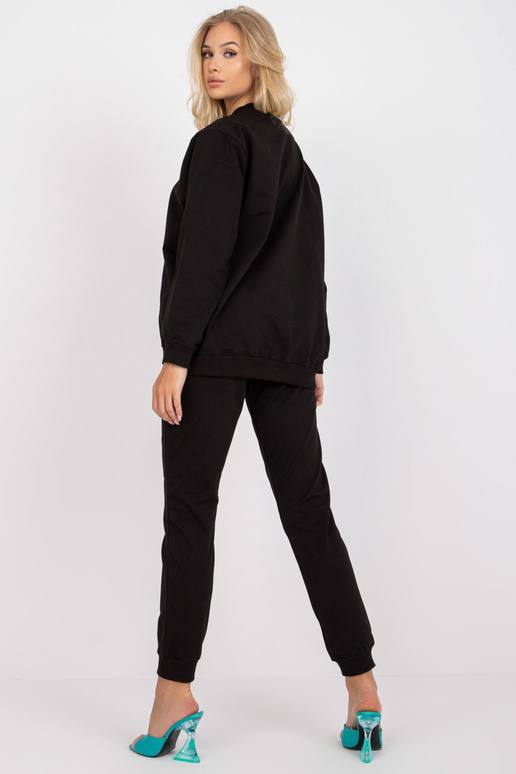 Pamata melns džemperis bez kapuces