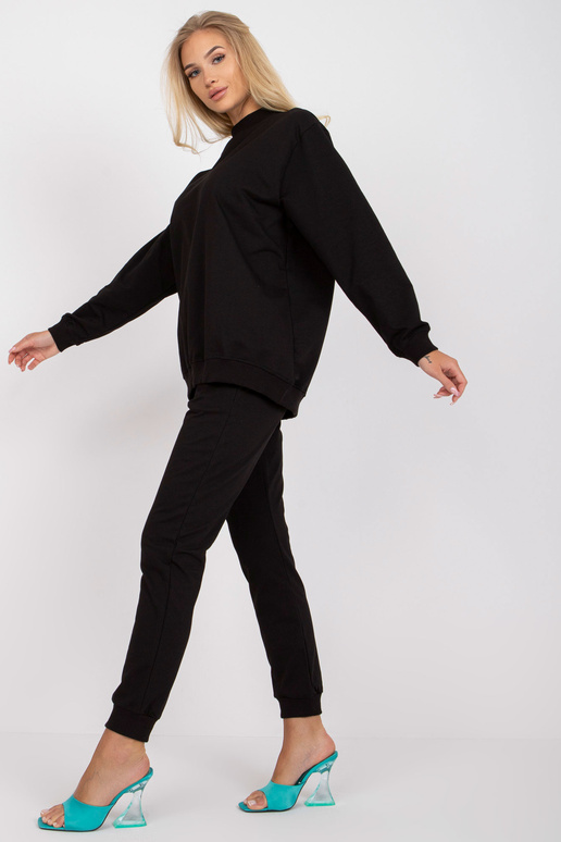 Pamata melns džemperis bez kapuces