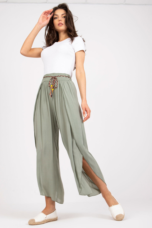 Haki krāsas pusgarās bikses ar platu...