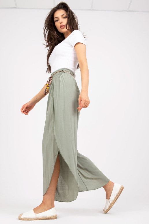 Haki krāsas pusgarās bikses ar platu...