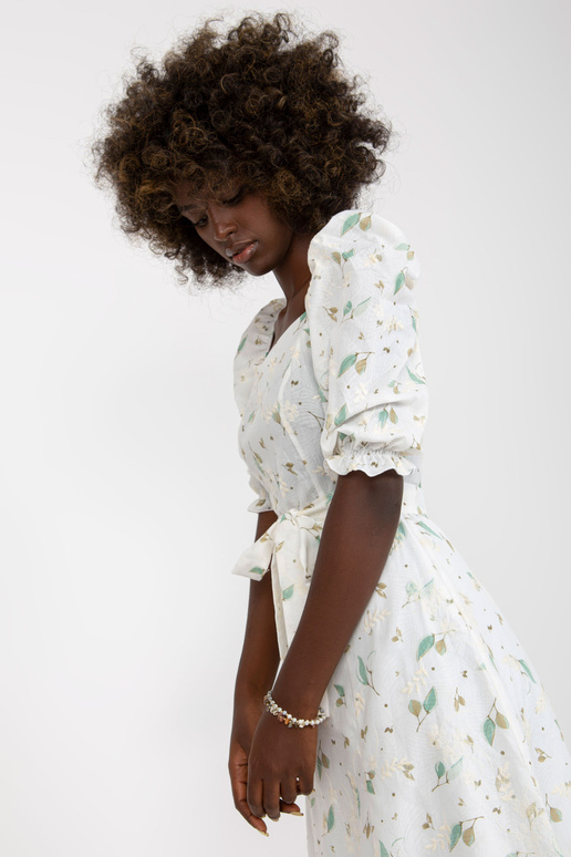 Balta un zaļa midi kleita ar apdrukām...