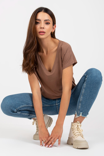 Brūns pamata t-krekls ar... 2